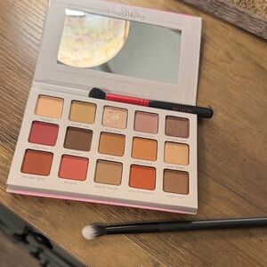 Beauty Creations Eyeshadow Palette - Warm Neutrals and Rich Reds